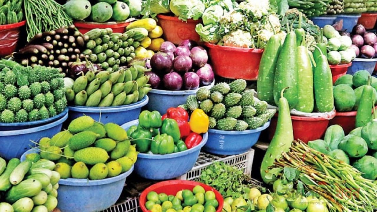 দুই কিলোমিটারে তিন বাজার, দামের ফারাক ৩০ টাকা